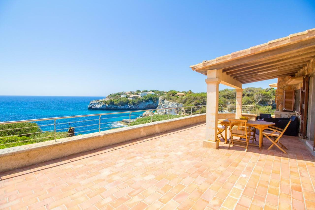Beautiful Private Villa On The Sea Сантаний Екстериор снимка