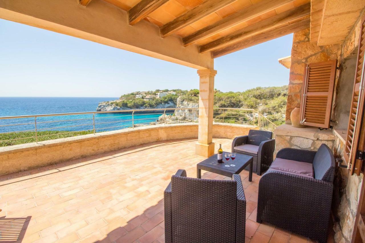 Beautiful Private Villa On The Sea Сантаний Екстериор снимка