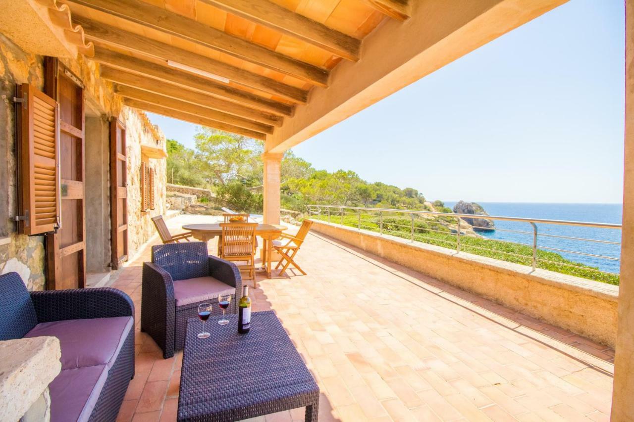 Beautiful Private Villa On The Sea Сантаний Екстериор снимка
